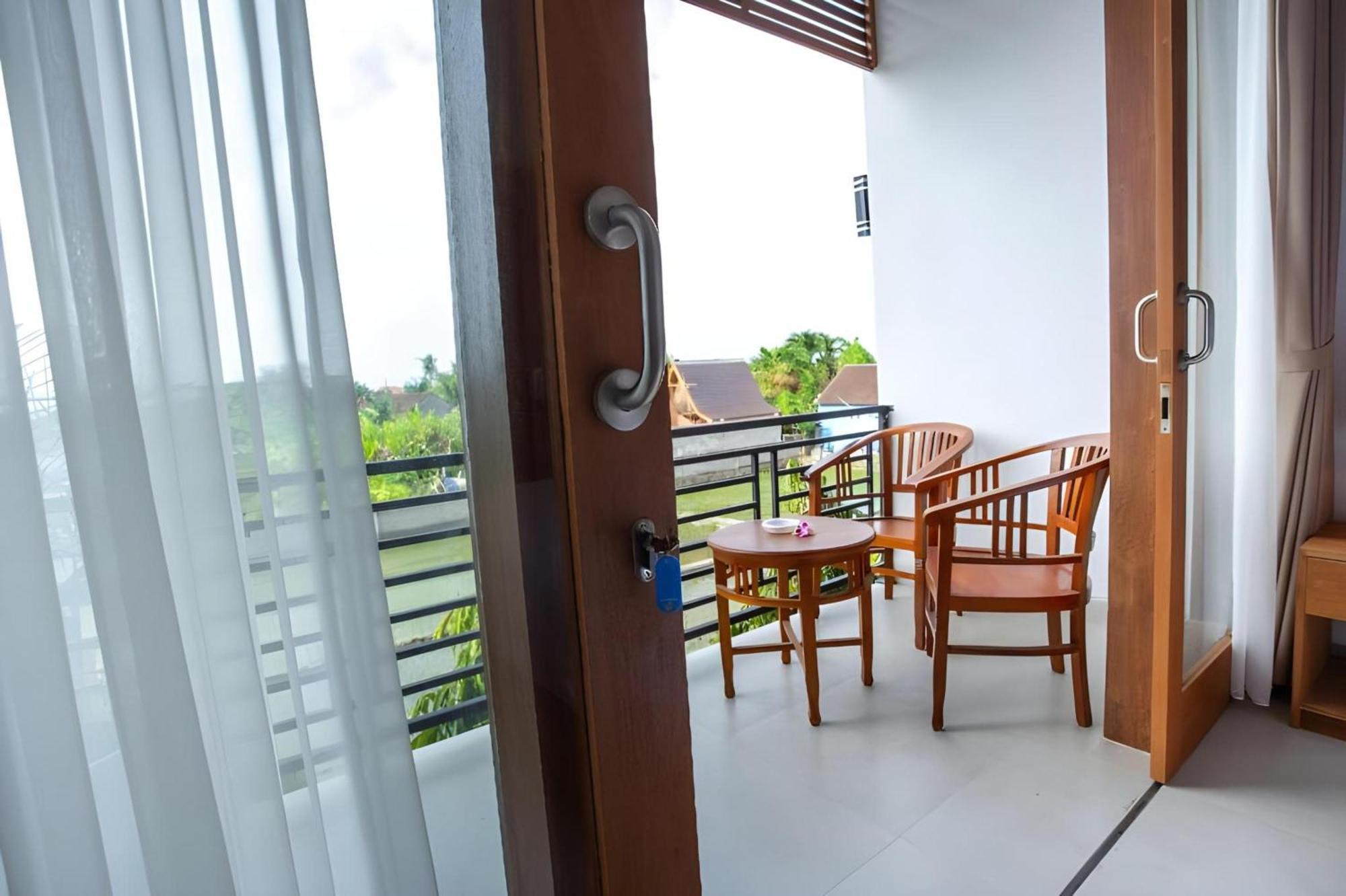Oyo 1207 Pondok 789 Near Canggu Echo Beach מראה חיצוני תמונה